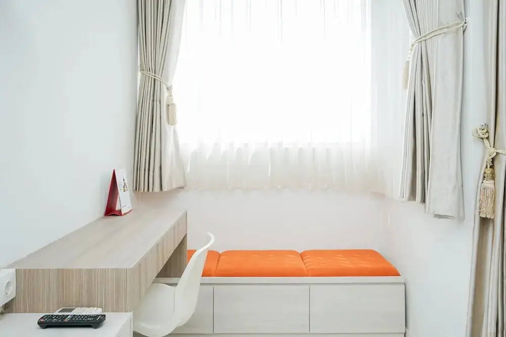 Тангеранг: Cozy with Modern Style Studio Paddington Heights Apartment near Alam Sutera