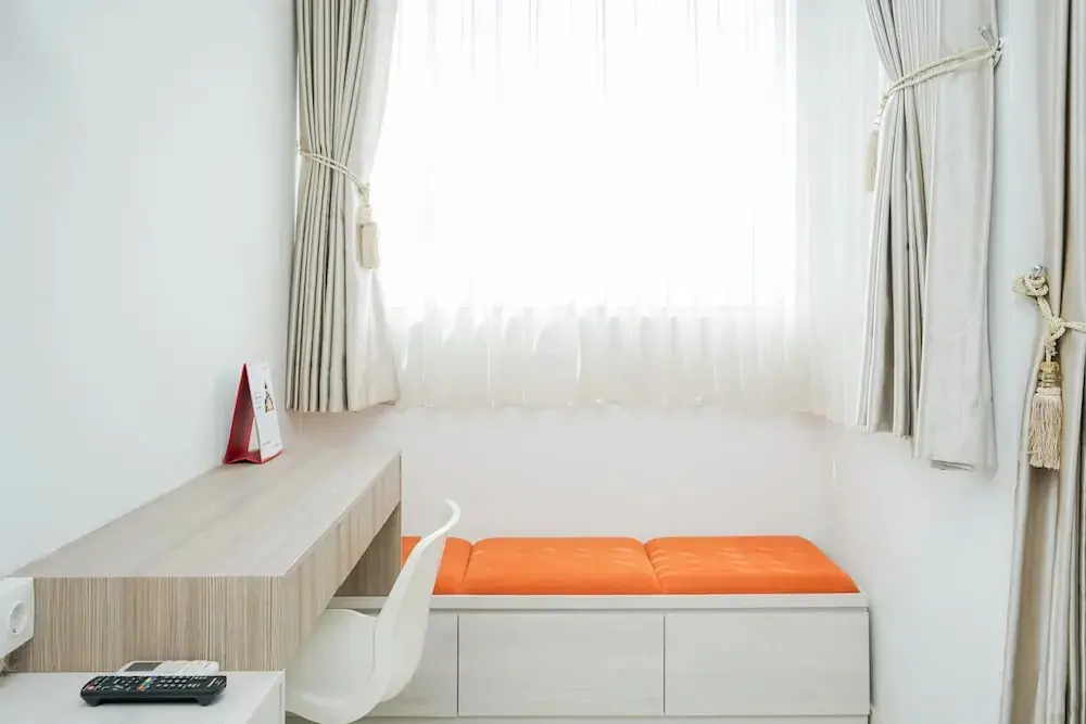 Тангеранг: Cozy with Modern Style Studio Paddington Heights Apartment near Alam Sutera