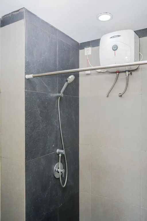 Тангеранг: Cozy with Modern Style Studio Paddington Heights Apartment near Alam Sutera