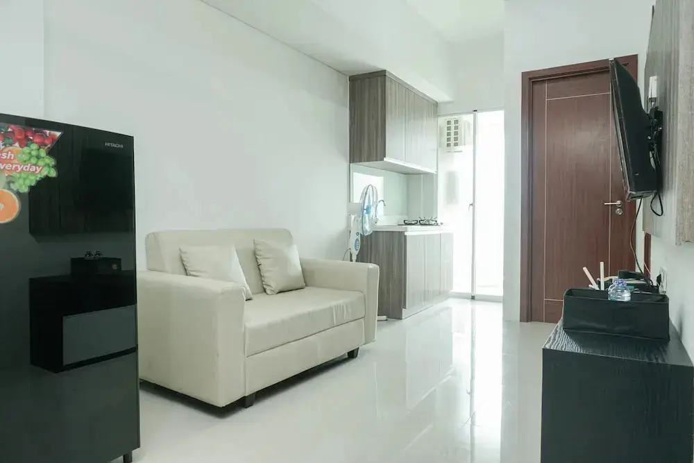 Джакарта: Fully Furnished Apartment with Comfortable Design 2BR Vittoria Residence