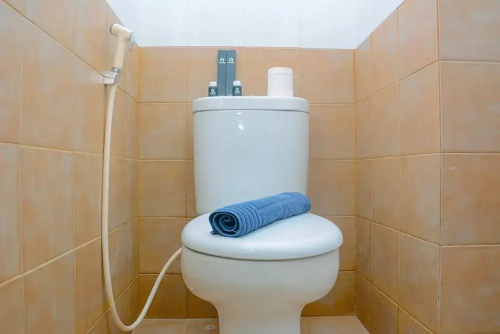 Джакарта: Trendy 2BR Green Pramuka Apartment
