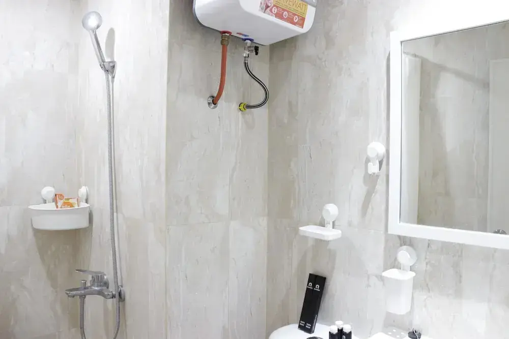Бандунг: Modern Chic Studio Room at Grand Asia Afrika Apartment