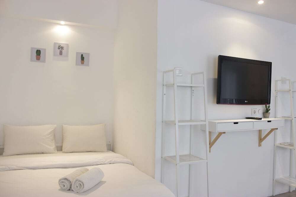 Бандунг: Modern Chic Studio Room at Grand Asia Afrika Apartment
