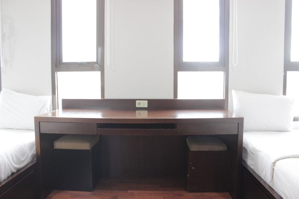 Бандунг: Spacious & Deluxe 2BR Dago Butik Apartment with Mountain View