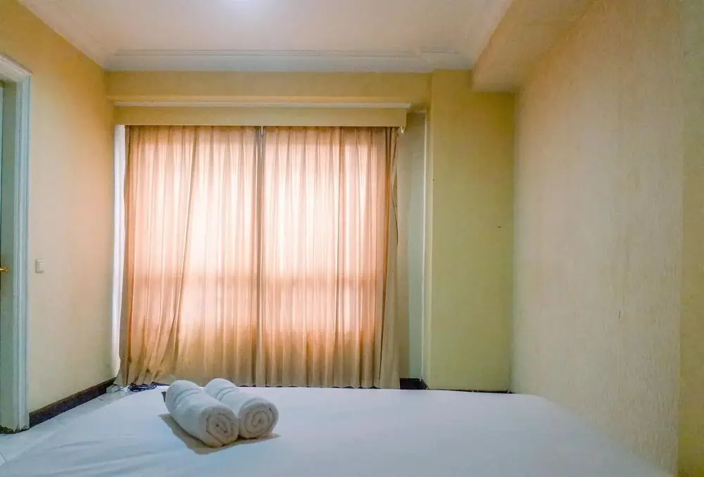 Сурабая: Very Spacious 3BR High Floor Taman Beverly Apartment