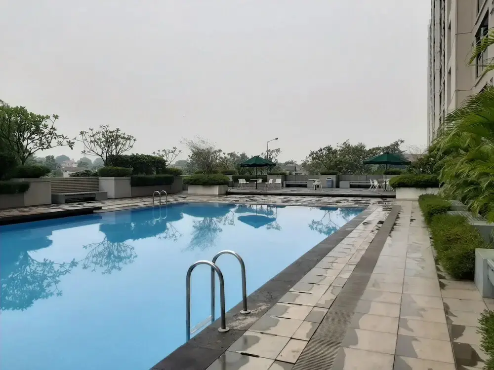 Джакарта: Comfy 2BR with Modern Design Bintaro Park View Apartment