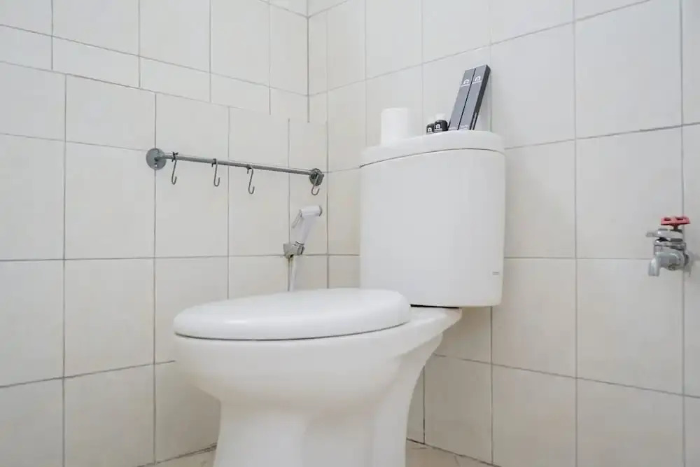 Джакарта: Comfy 2BR with Modern Design Bintaro Park View Apartment