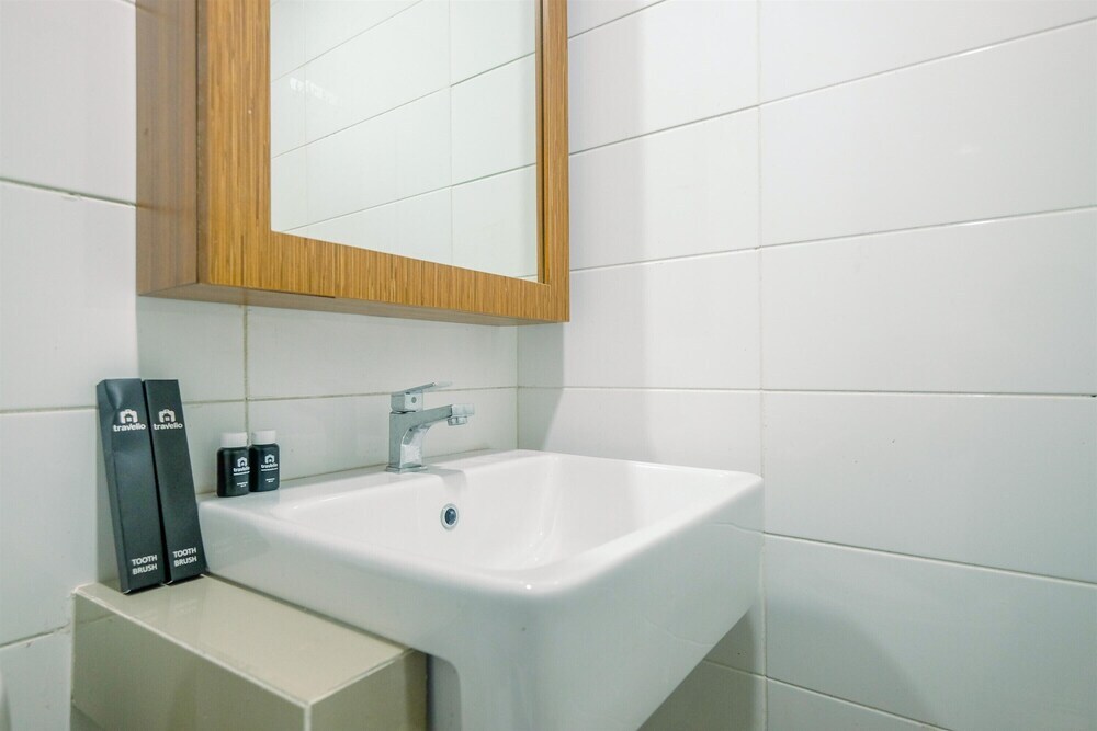 Южный Тангеранг: New Furnished Studio Apartment at Tuscany Residences