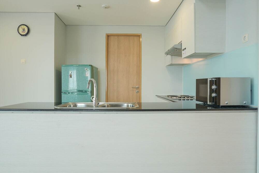 Джакарта: Wonderful 3BR Apartment at Maqna Residence