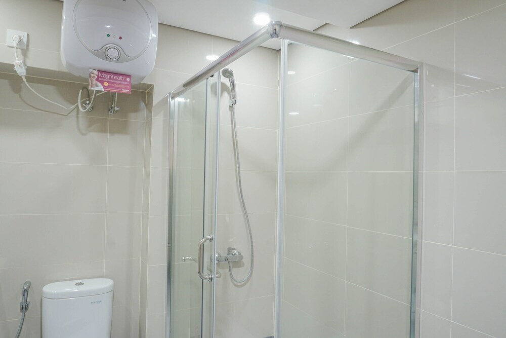 Джакарта: Wonderful 3BR Apartment at Maqna Residence