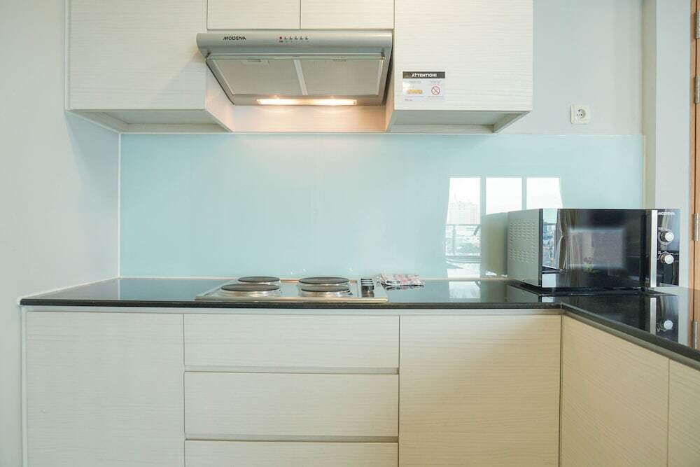 Джакарта: Wonderful 3BR Apartment at Maqna Residence
