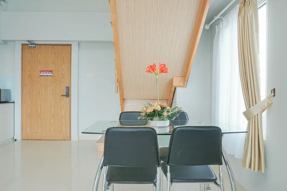 Джакарта: Wonderful 3BR Apartment at Maqna Residence