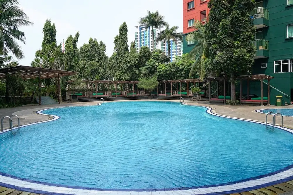 Джакарта: Elegant and Homey 1BR Nuansa Hijau Apartment Pondok Indah