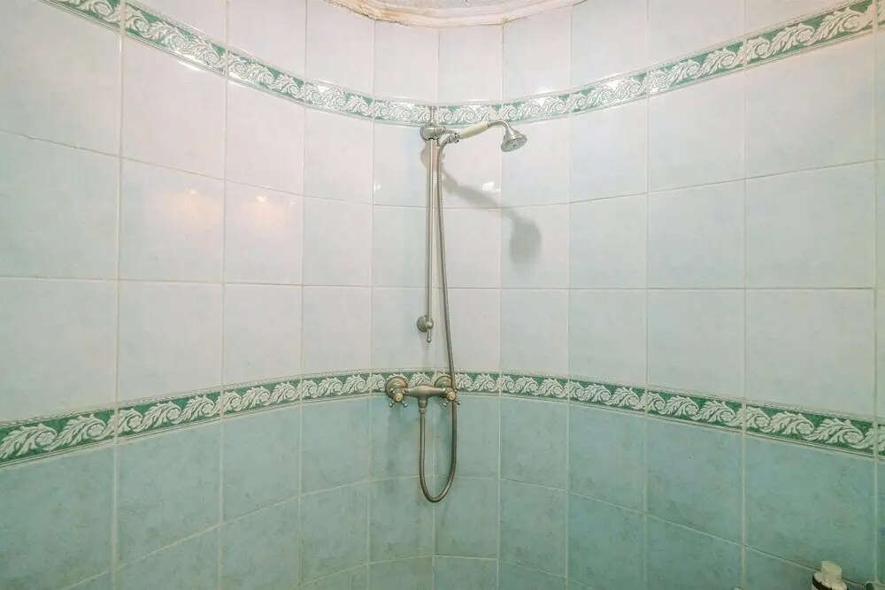 Джакарта: Elegant and Homey 2BR with Working Room Prapanca Apartment