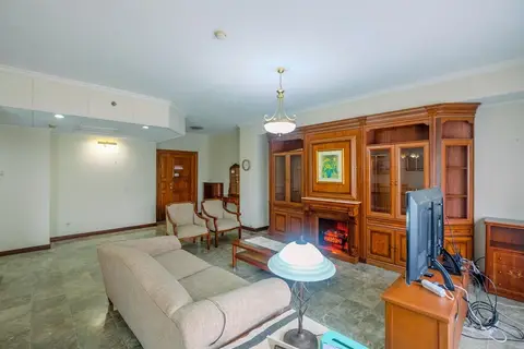 Elegant and Homey 2BR with Working Room Prapanca Apartment — фото 1