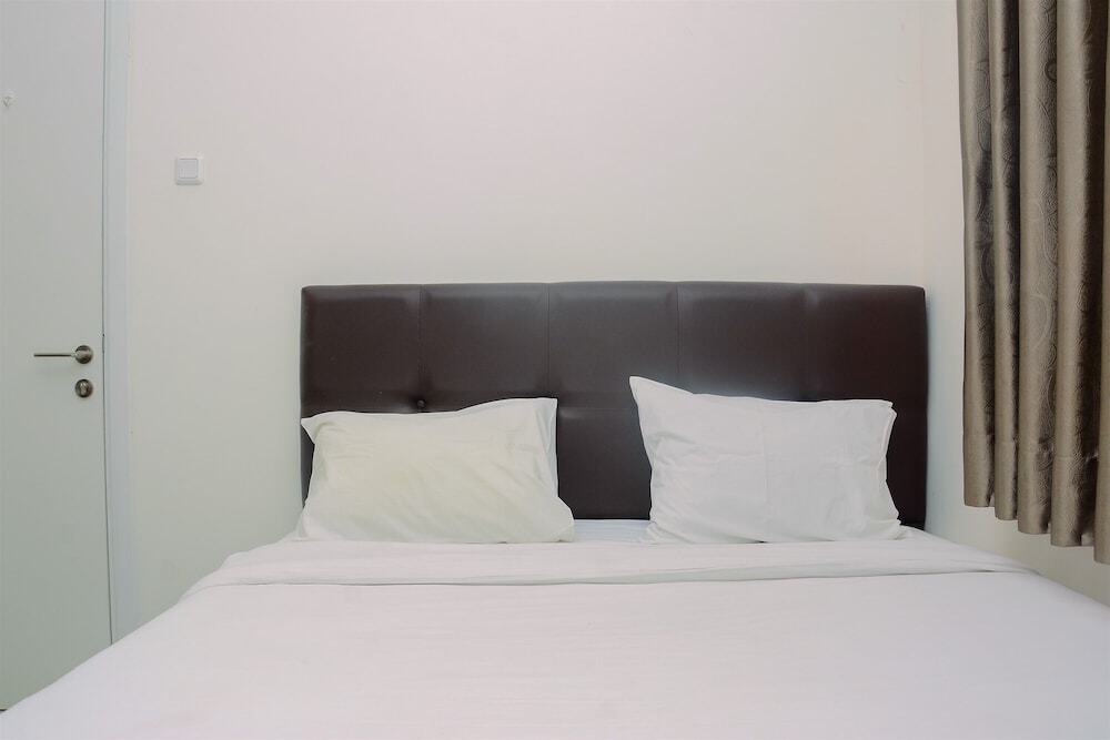 Джакарта: Simply Modern 2BR Green Pramuka Apartment