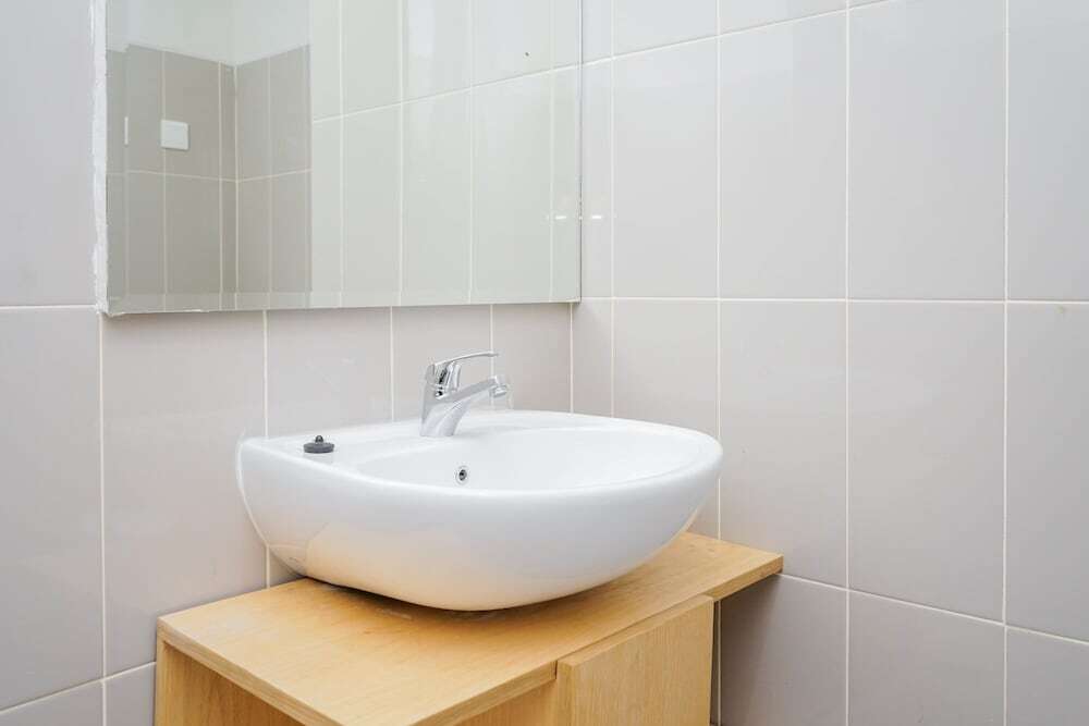 Южный Тангеранг: Cozy and Minimalist Studio Altiz Bintaro Plaza Apartment