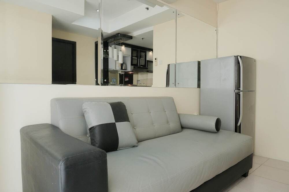 Джакарта: Homey 2BR Apartment @ Belmont Residence