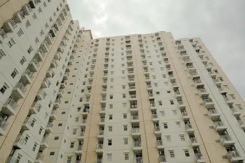 Homey and Simply For 2BR Pluit Sea View Apartment — фото 1