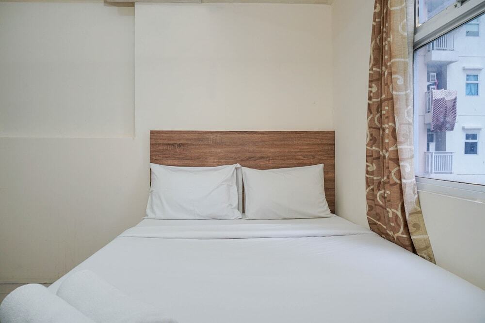 Джакарта: Homey and Simply For 2BR Pluit Sea View Apartment