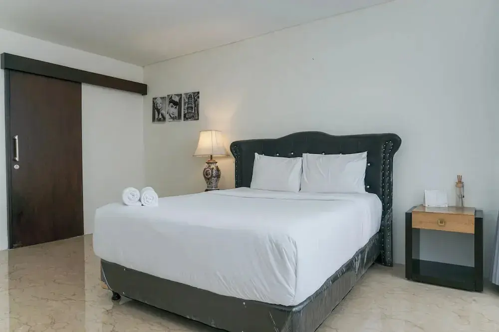 Джакарта: Luxury Design 1BR L'Avenue Apartment near Pancoran