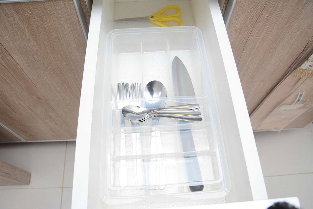 Джакарта: Comfort and New Renovation 2BR Bassura City Apartment