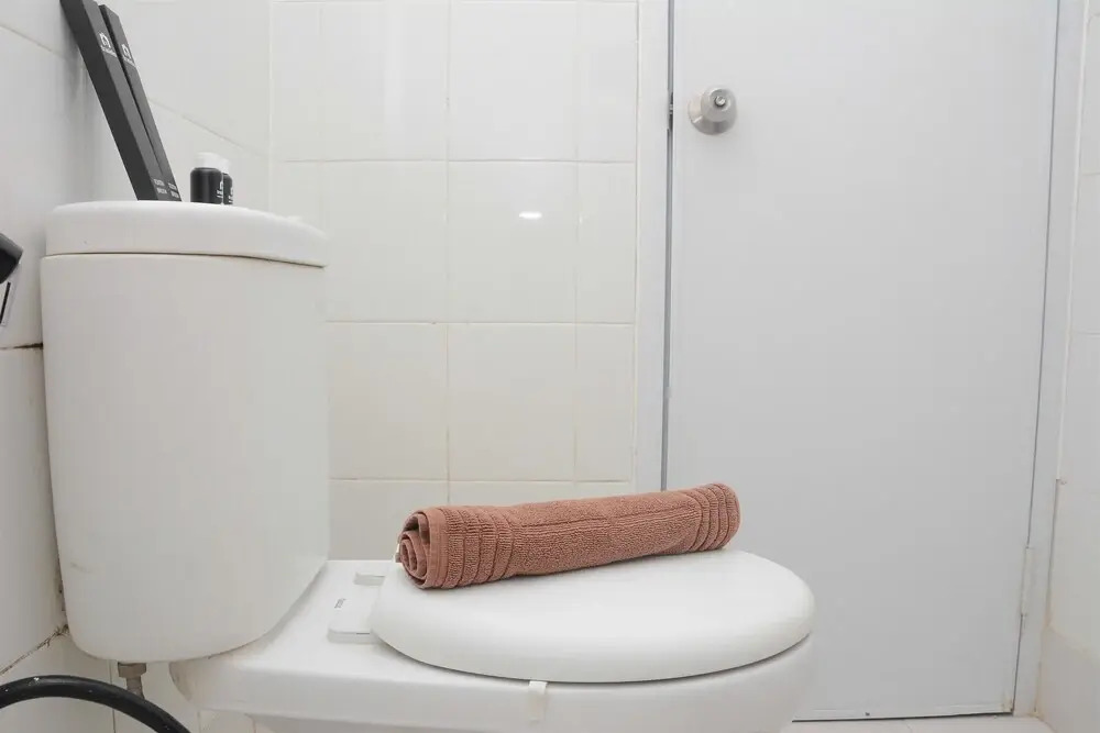Джакарта: Comfort and New Renovation 2BR Bassura City Apartment