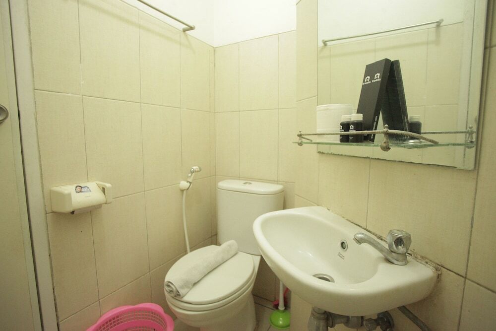 Сурабая: Best Value Studio Apartment Pavilion Permata 2