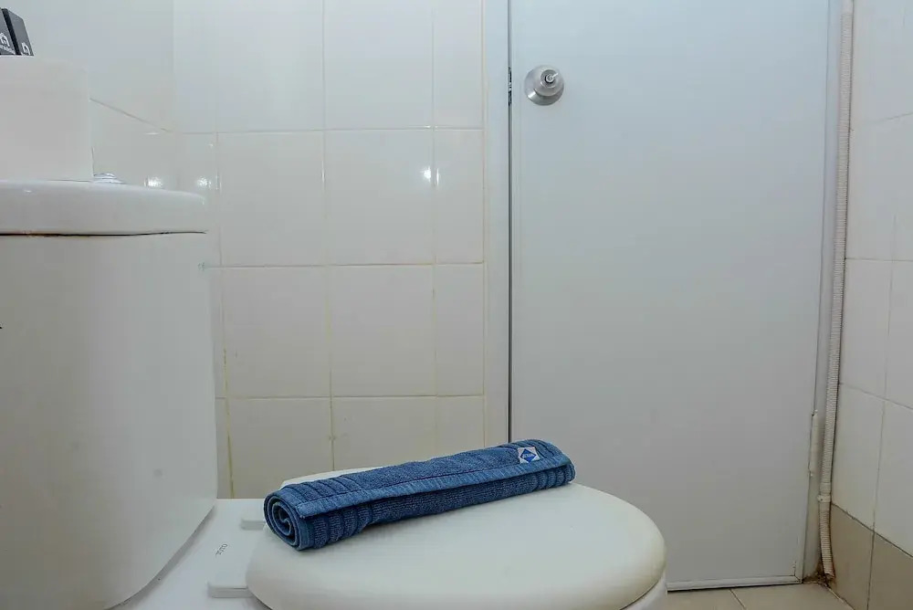 Джакарта: Spacious and Comfy 2BR Bassura City Apartment