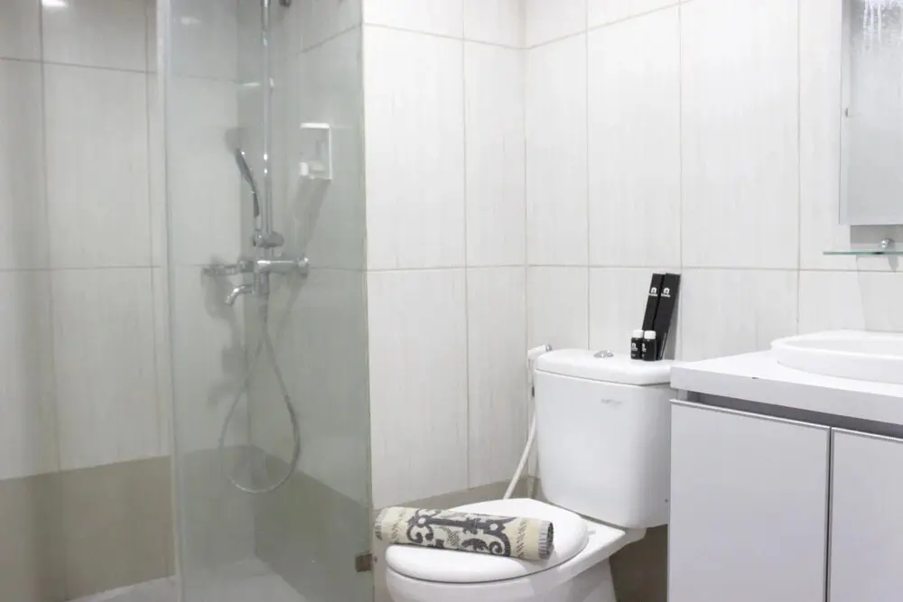 Бандунг: Modern Chic Studio Apartment at Tamansari La Grande near BIP