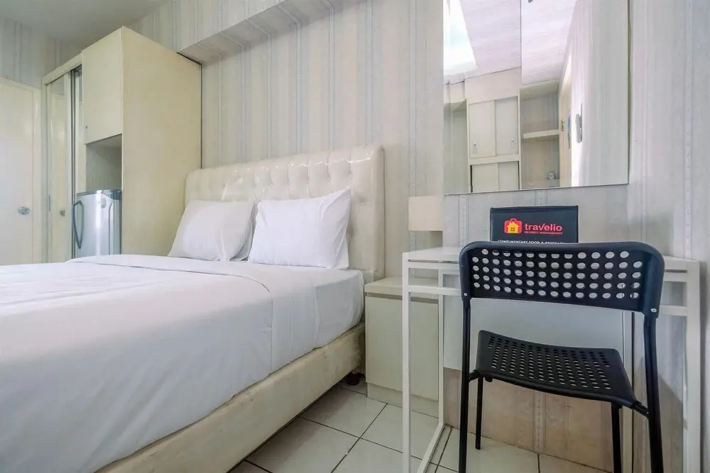 Джакарта: Lovely Studio Green Pramuka Apartment near Shopping Center