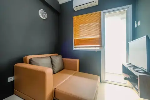 Comfort 1BR with Study Room Green Pramuka Apartment — фото 1