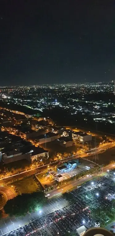 Сурабая: Cosmy Benson Apartment at Pakuwon Mall