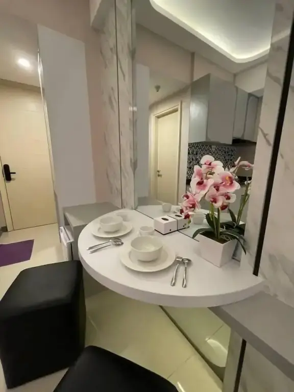 Сурабая: Cosmy Benson Apartment at Pakuwon Mall