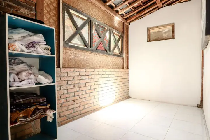 Харготирто: Segajih Central Stay and Education