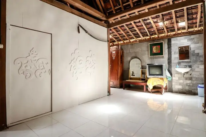 Харготирто: Segajih Central Stay and Education