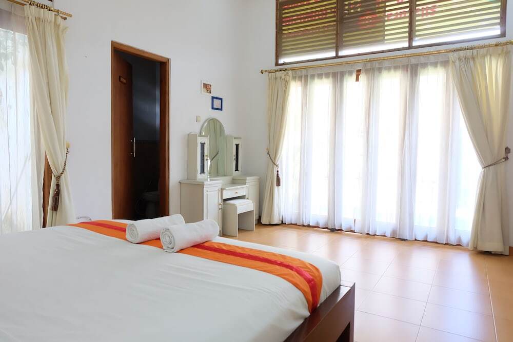 Джокьякарта: Villa Wirosaban With Private Pool By Simply Homy
