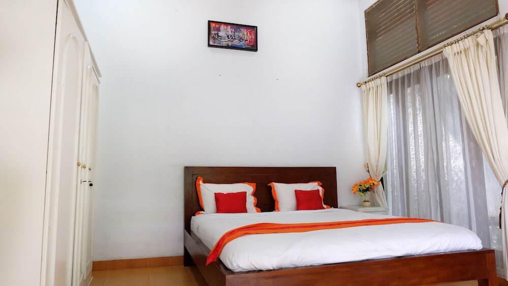 Джокьякарта: Villa Wirosaban With Private Pool By Simply Homy