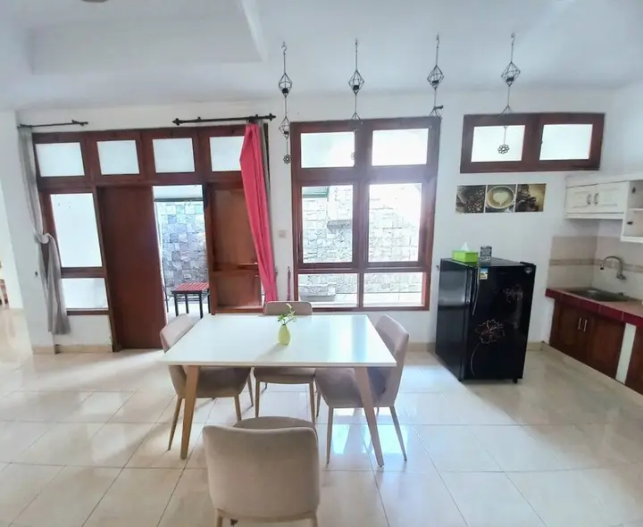 Джокьякарта: Homestay Jogja 4 Kamar Tidur Full AC Seputaran Umbulharjo dekat Gembira Loka