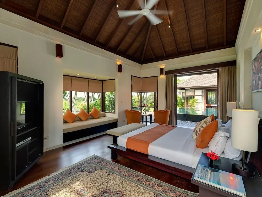 Сесе: Mandalay Villas