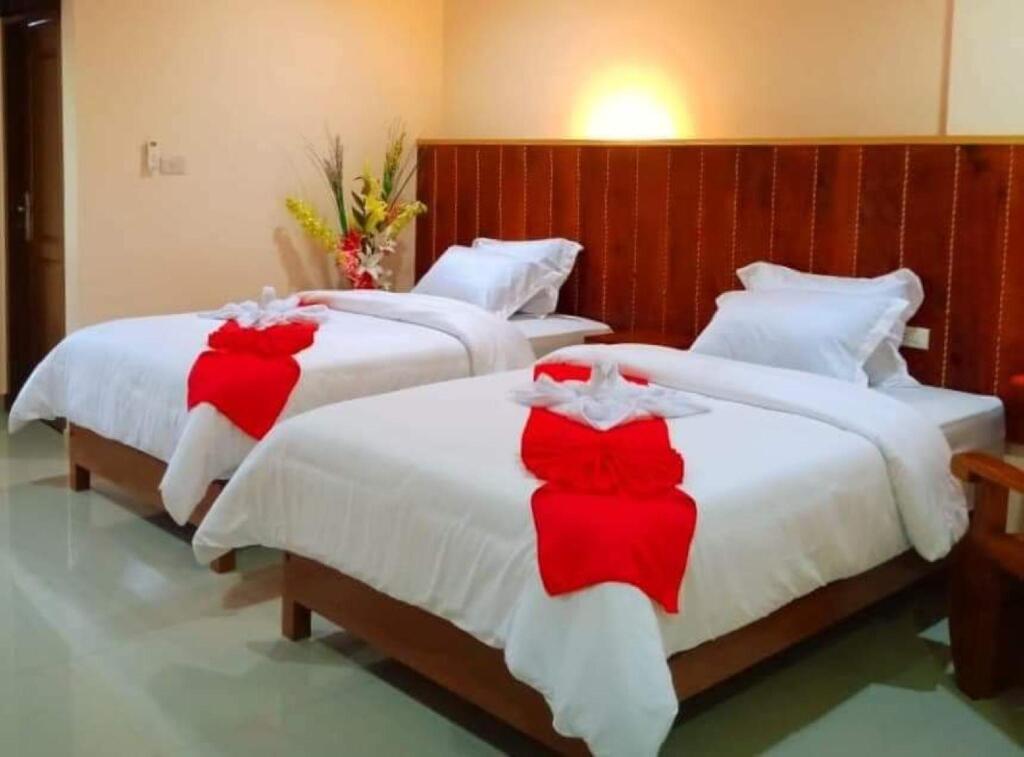 Гунунгситоли: Tundreheni Hill Hotel and Restaurant
