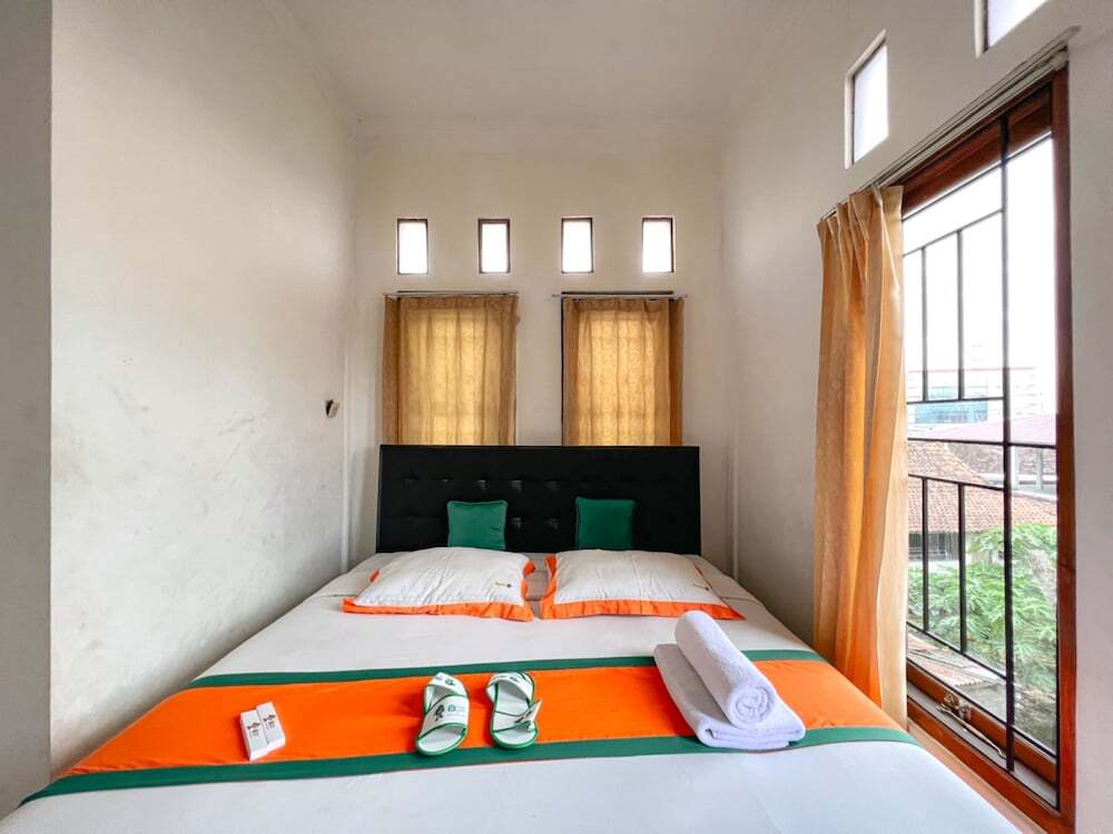 Ngaglik: Homestay Jakal Dekat UGM dan Wisata by Simply Homy