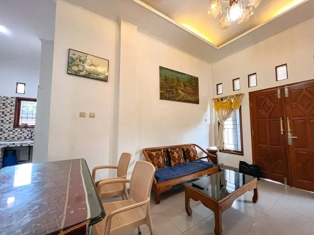 Ngaglik: Homestay Jakal Dekat UGM dan Wisata by Simply Homy