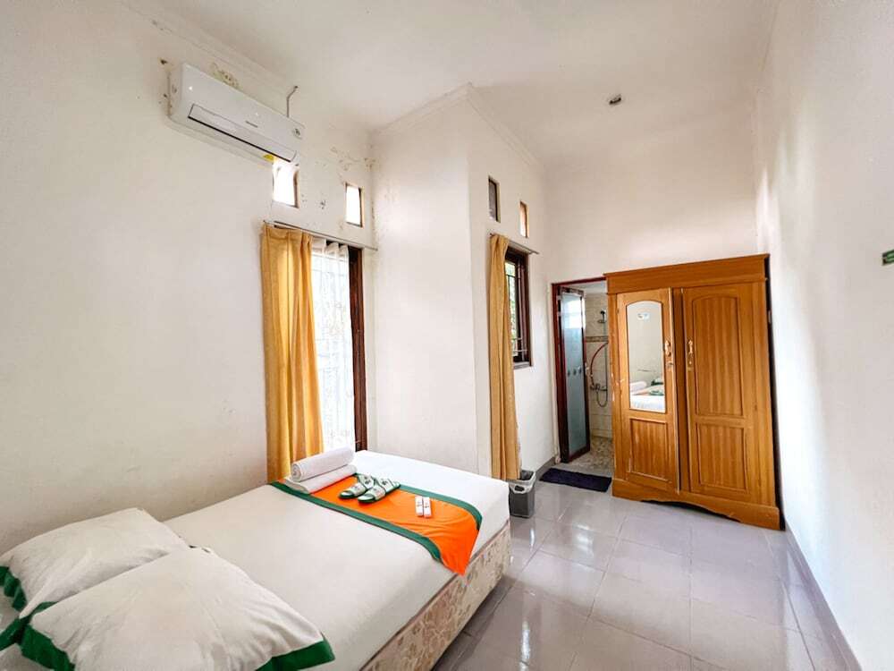 Ngaglik: Homestay Jakal Dekat UGM dan Wisata by Simply Homy