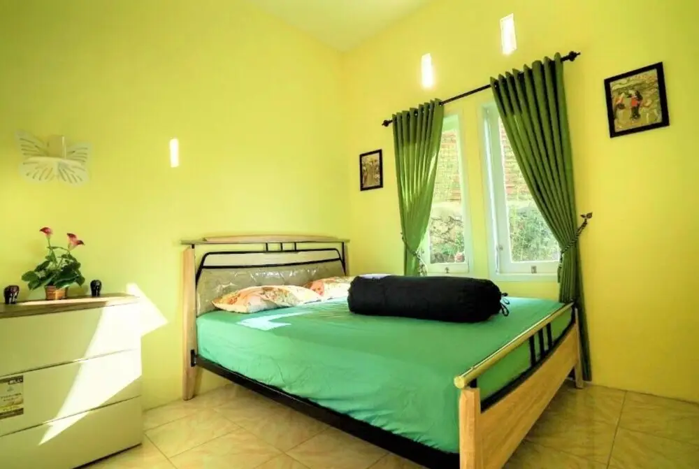 Маланг: Anargya Guest House
