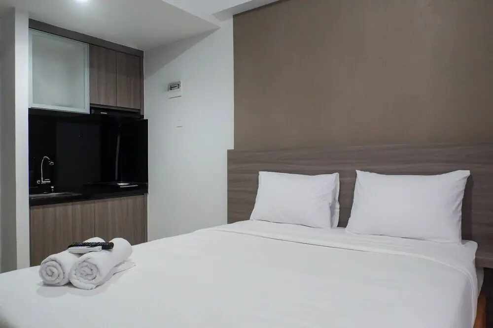 Сурабая: Modern Studio at Taman Melati Apartment