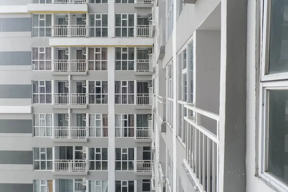 Сурабая: Modern Studio at Taman Melati Apartment