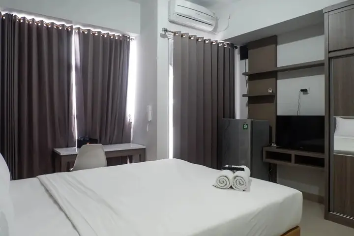 Сурабая: Modern Studio at Taman Melati Apartment