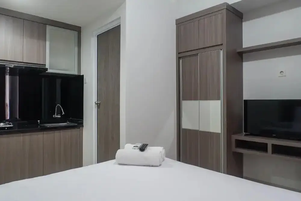 Сурабая: Modern Cozy Studio Apartment at Taman Melati