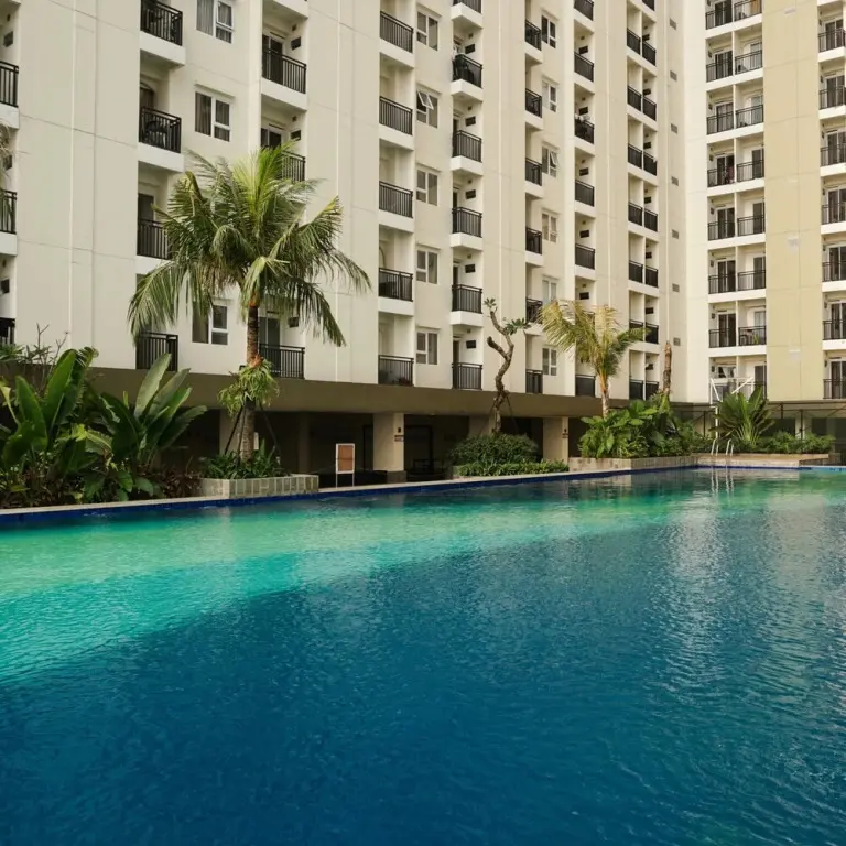 Джакарта: Homey and Modern with City View 2BR Poins Square Apartment